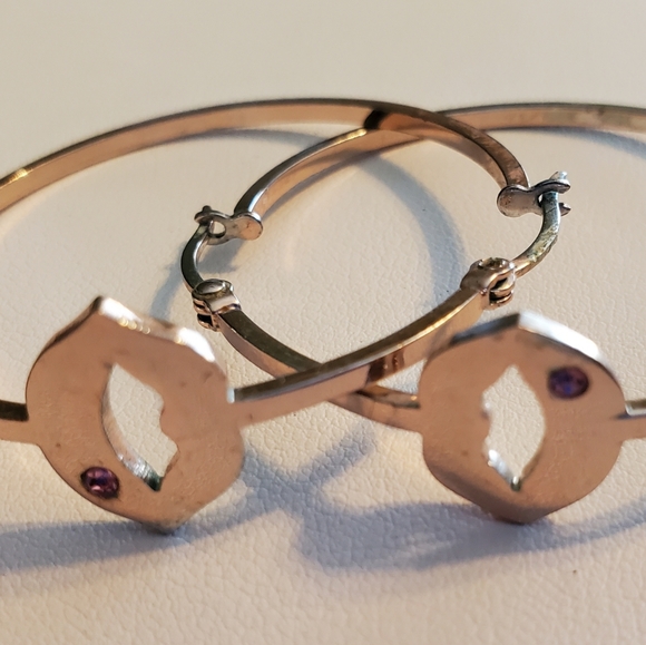 Betsey Johnson Rose Gold Tone Metal Lips Hoops - Picture 2 of 5